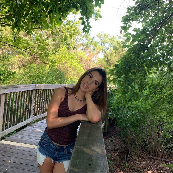 Meet your Posher, Rissa - Picture 2 of 2